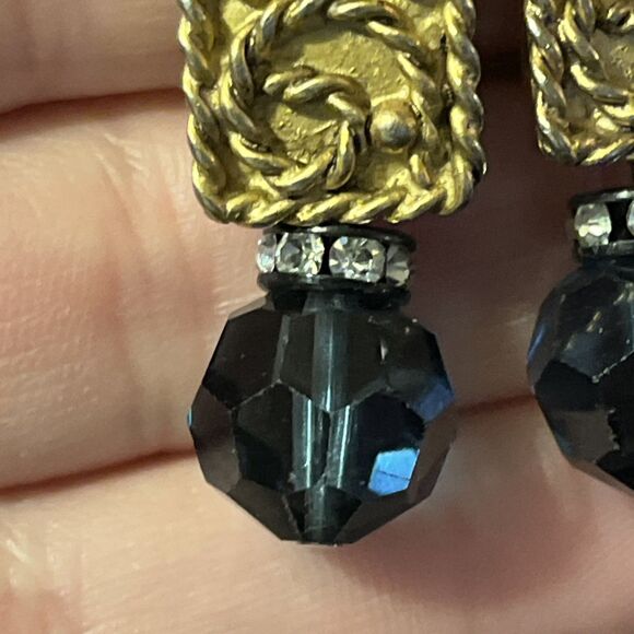 VTG Goldtone Twisted Scroll Rhinestone Czech Glass Bead Drop Clip On Earrings - Picture 3 of 7